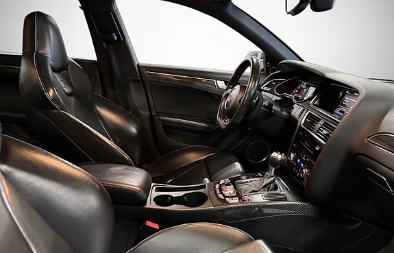 Audi RS4 28 of 29