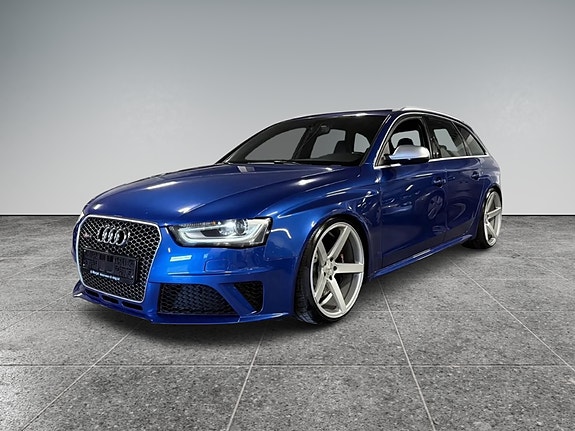 Audi RS4 2 of 29