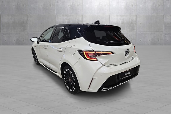 Toyota Corolla 3 of 25