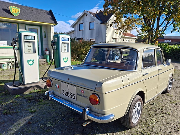 Fiat 1100 3 of 8
