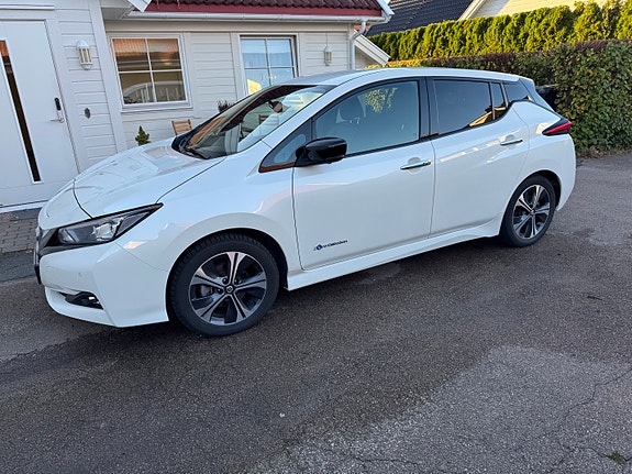Nissan Leaf 2 of 9