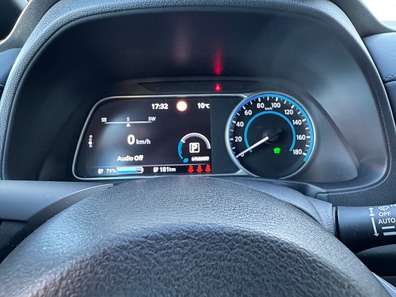 Nissan Leaf 7 of 9