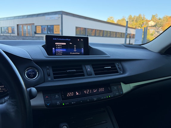 Lexus CT200h 23 of 24