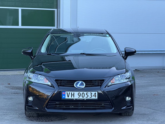 Lexus CT200h 3 of 24