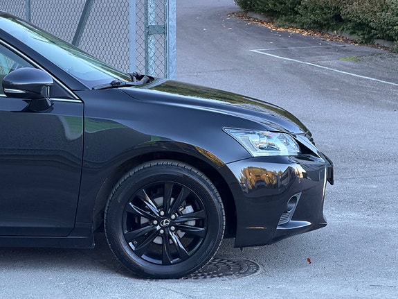 Lexus CT200h 4 of 24