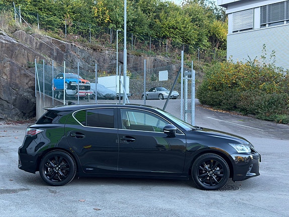 Lexus CT200h 5 of 24