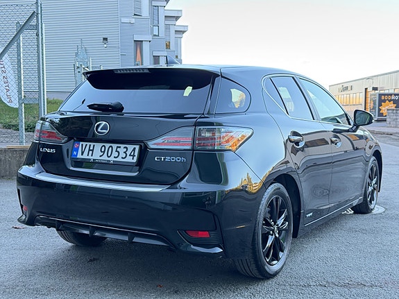 Lexus CT200h 6 of 24