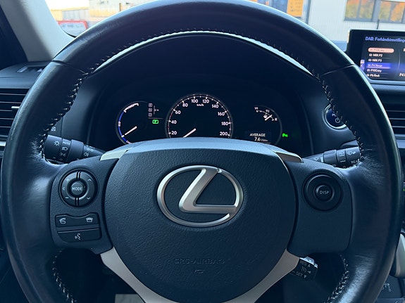 Lexus CT200h 24 of 24