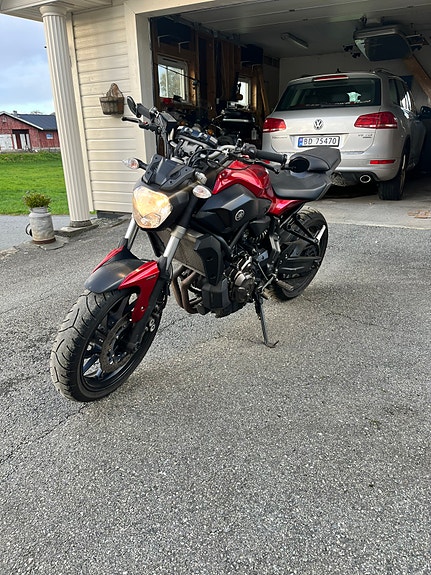 Yamaha MT-07 3 of 6