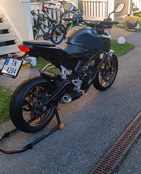 Honda CB 125 R 7 of 11