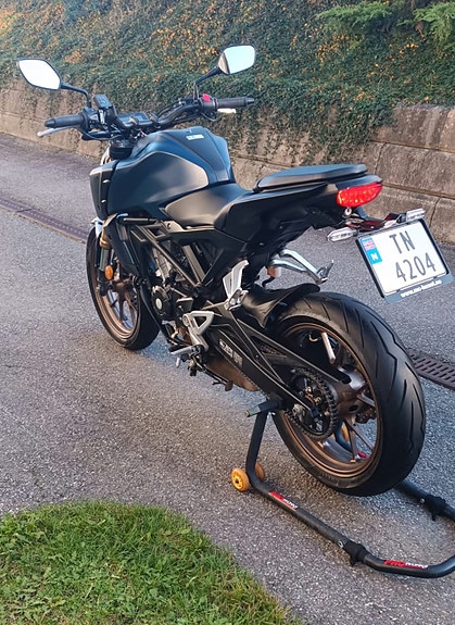 Honda CB 125 R 5 of 11