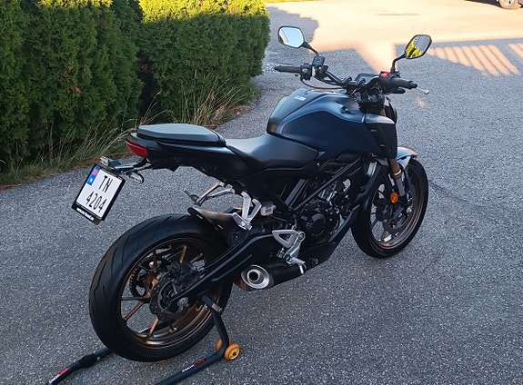 Honda CB 125 R 4 of 11