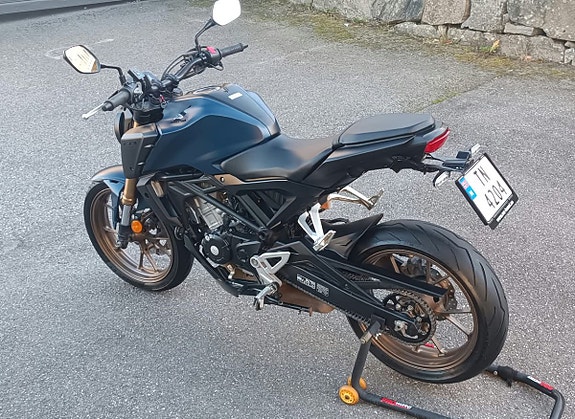 Honda CB 125 R 2 of 11