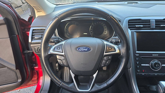 Ford Mondeo 17 of 23