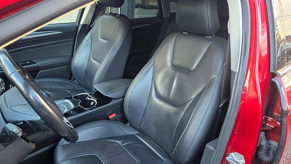 Ford Mondeo 14 of 23