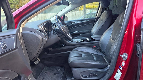 Ford Mondeo 13 of 23