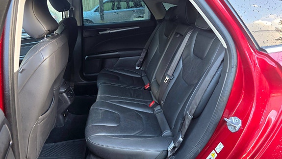 Ford Mondeo 15 of 23
