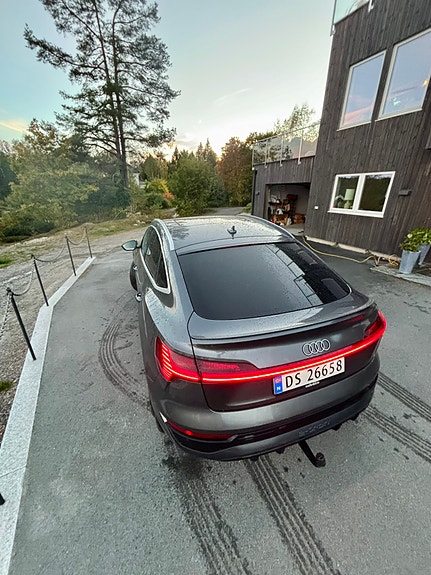 Audi Q8 e-tron 14 of 26