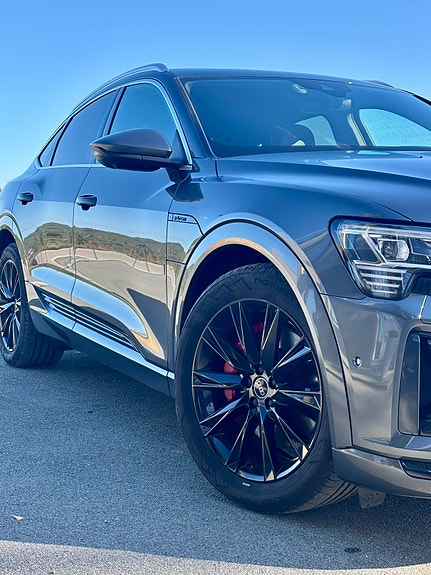 Audi Q8 e-tron 3 of 26