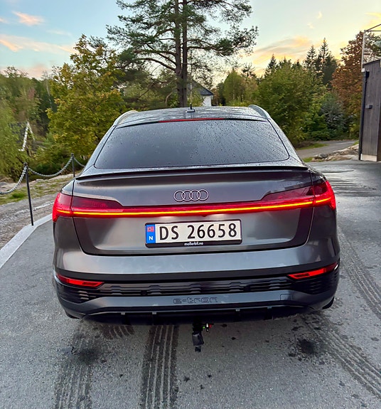 Audi Q8 e-tron 13 of 26