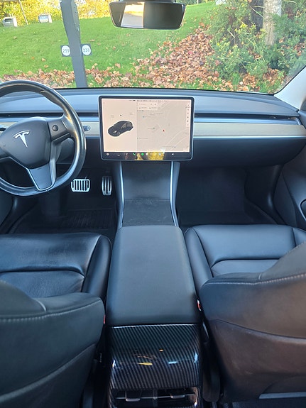 Tesla Model 3 10 of 14