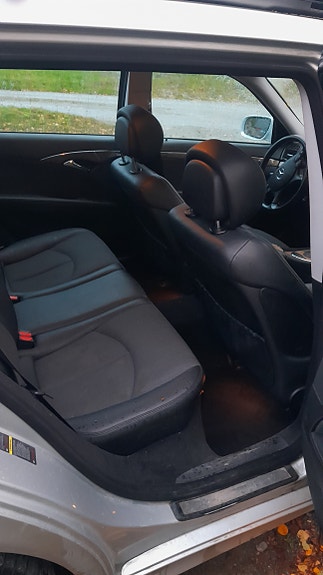 Mercedes-Benz E200 14 of 16