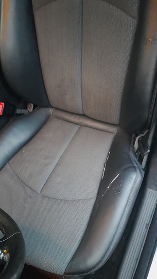Mercedes-Benz E200 10 of 16