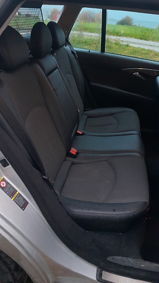 Mercedes-Benz E200 13 of 16