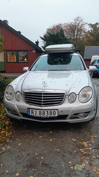 Mercedes-Benz E200 3 of 16
