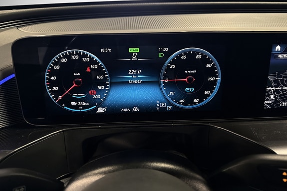 Mercedes-Benz EQC400 27 of 30