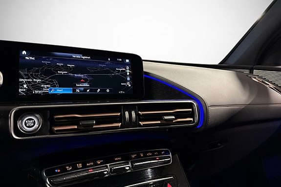 Mercedes-Benz EQC400 28 of 30