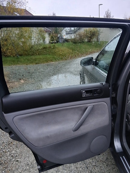 Volkswagen Passat 11 of 16