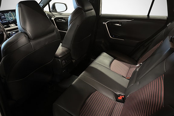 Toyota RAV4 19 of 30