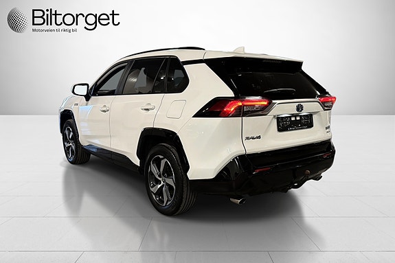 Toyota RAV4 9 of 30