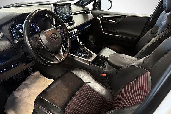Toyota RAV4 17 of 30