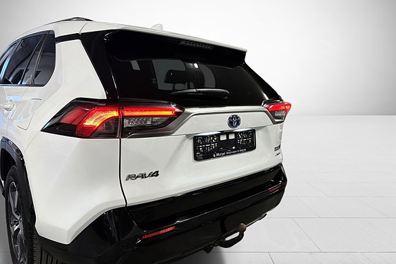 Toyota RAV4 12 of 30