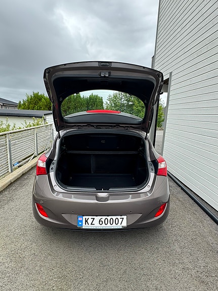 Hyundai i30 8 of 15
