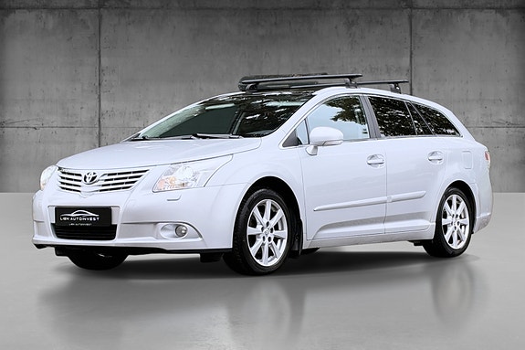 Toyota Avensis 3 of 15