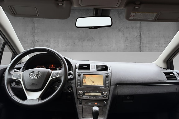Toyota Avensis 11 of 15