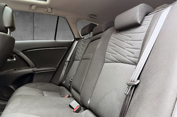 Toyota Avensis 15 of 15