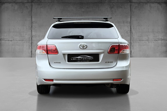 Toyota Avensis 6 of 15