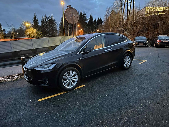 Tesla Model X 6 of 6