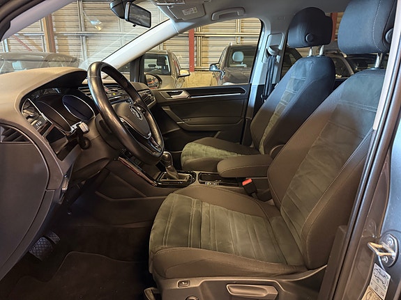 Volkswagen Touran 13 of 25