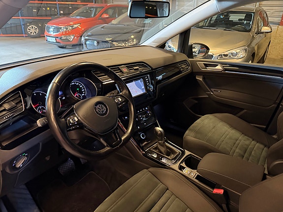 Volkswagen Touran 15 of 25