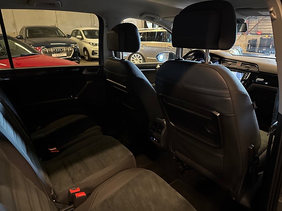 Volkswagen Touran 21 of 25