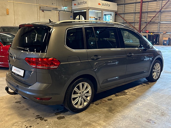 Volkswagen Touran 6 of 25