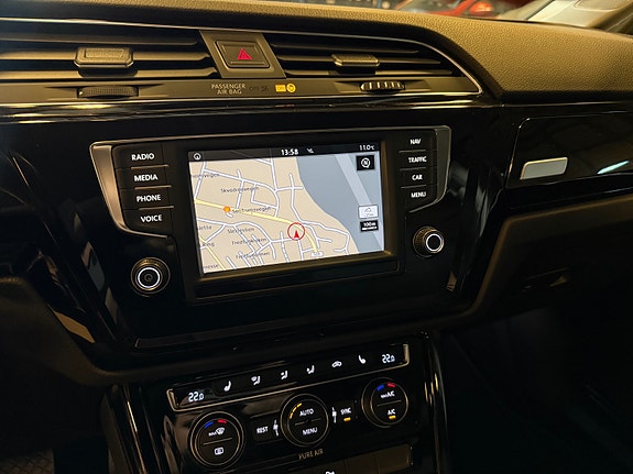 Volkswagen Touran 10 of 25