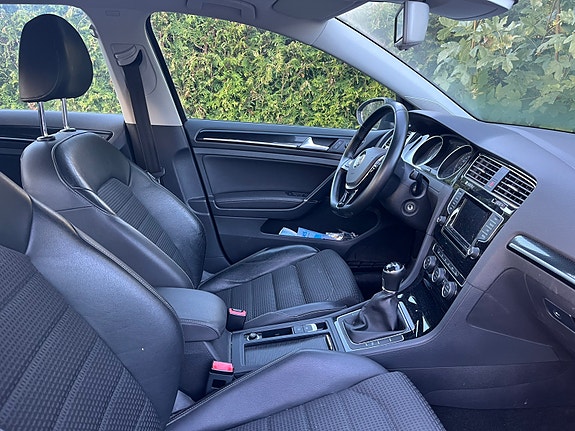 Volkswagen Golf VII 5 of 8
