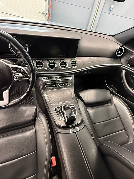 Mercedes-Benz E220 d 25 of 30
