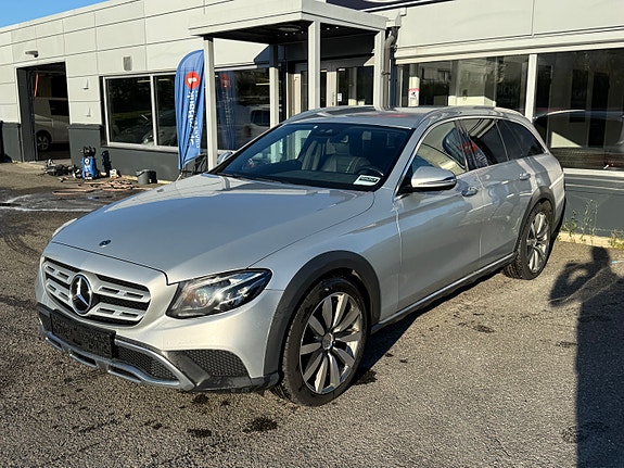 Mercedes-Benz E220 d 2 of 30
